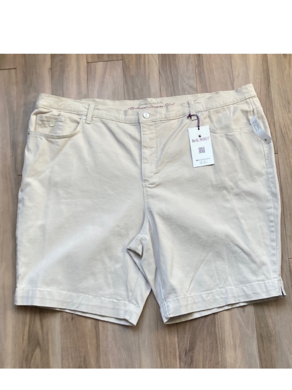 Gloria Vanderbilt Amanda Bermuda Short flawless stretch classic rise 24W